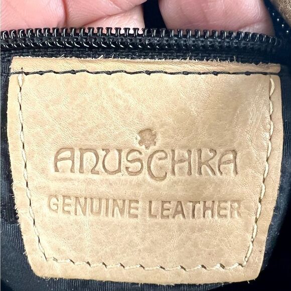 Anuschka Extendable Leather Crossbody Bag - Picture 9 of 16